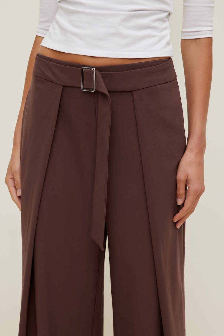 Pantalon à plis Tate Bourgogne chocolat amer large