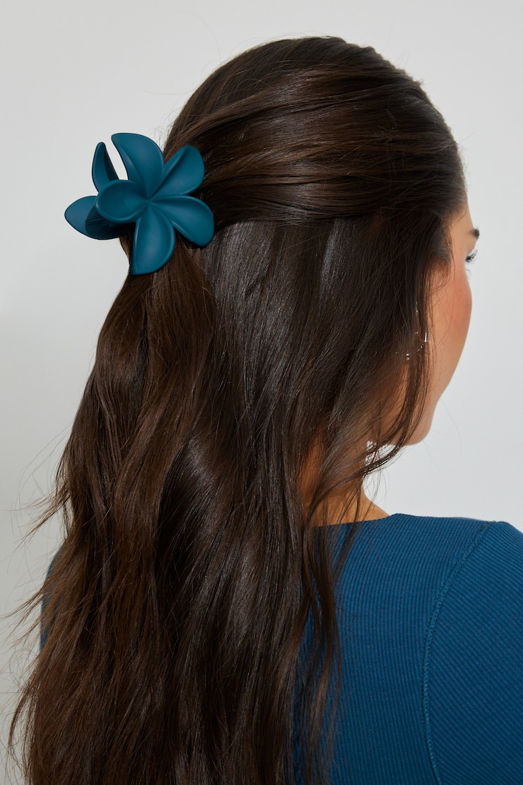 Matte Flower Hair Claw