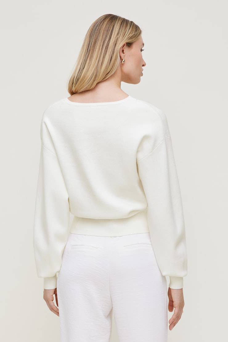 V Neck Cardigan Snow White large