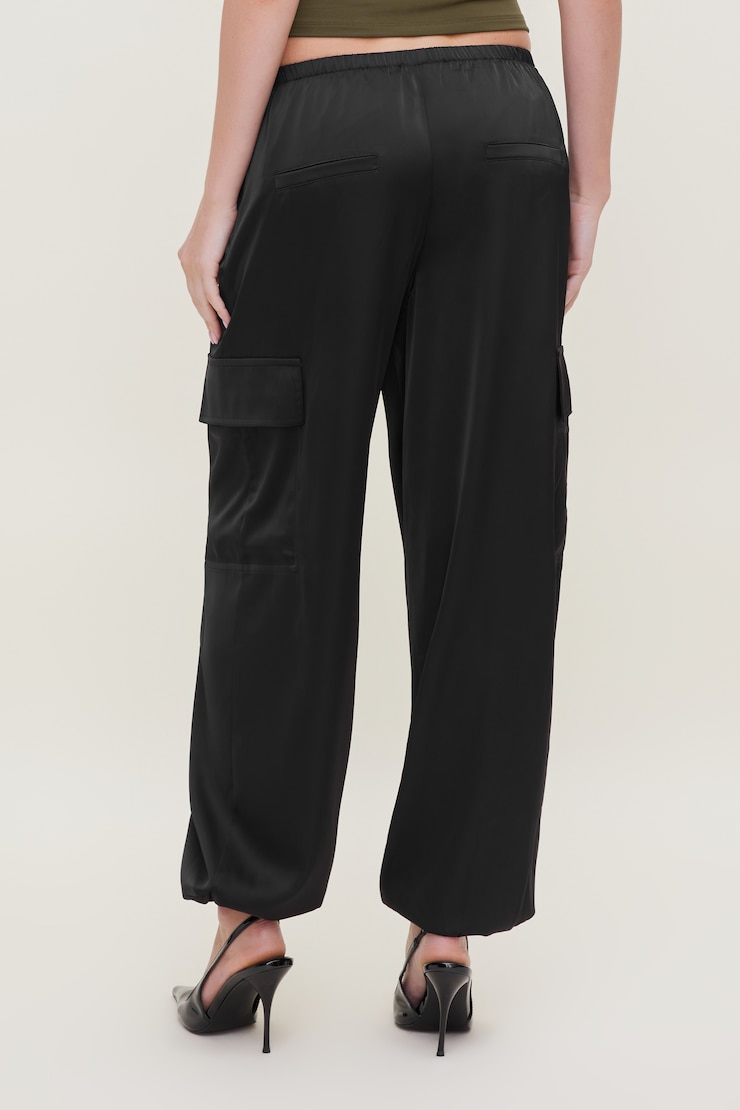 Pantalon cargo en satin Noir encre large
