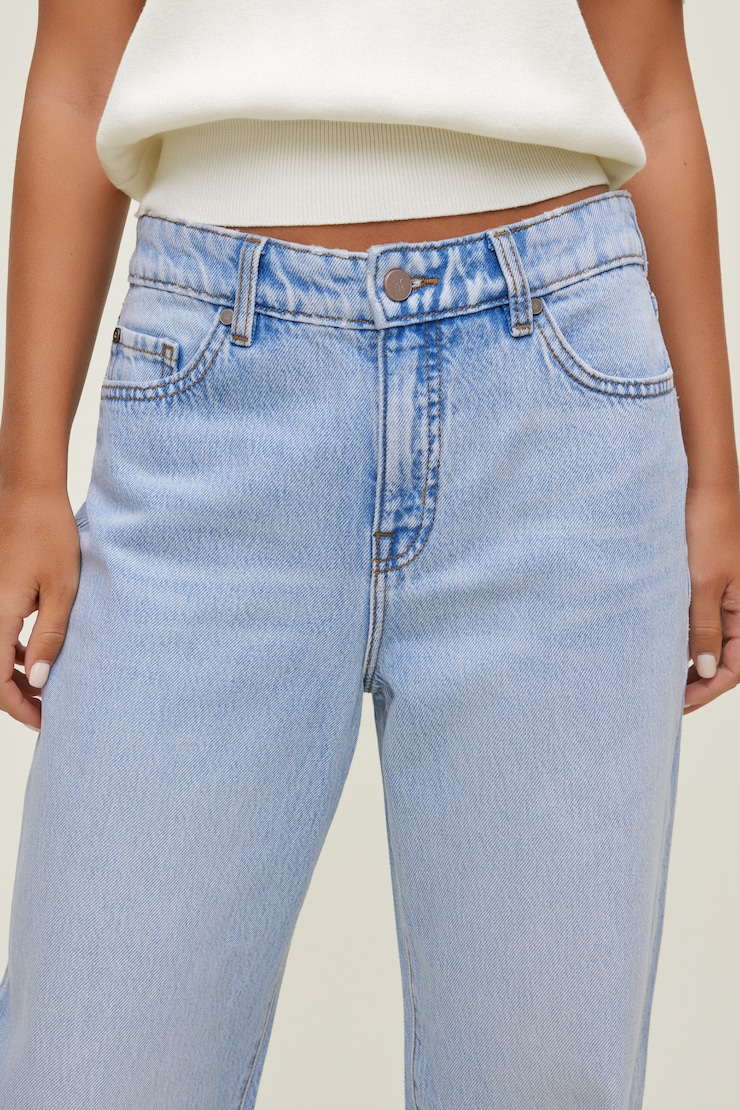 Jean Mika à taille mi-haute et jambe droite décontractée Indigo pâle / Bleu Brady large