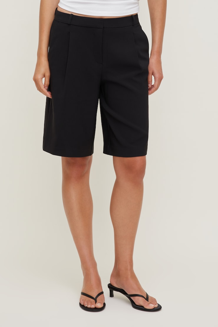 Mid Rise Bermuda Shorts Jet Black large