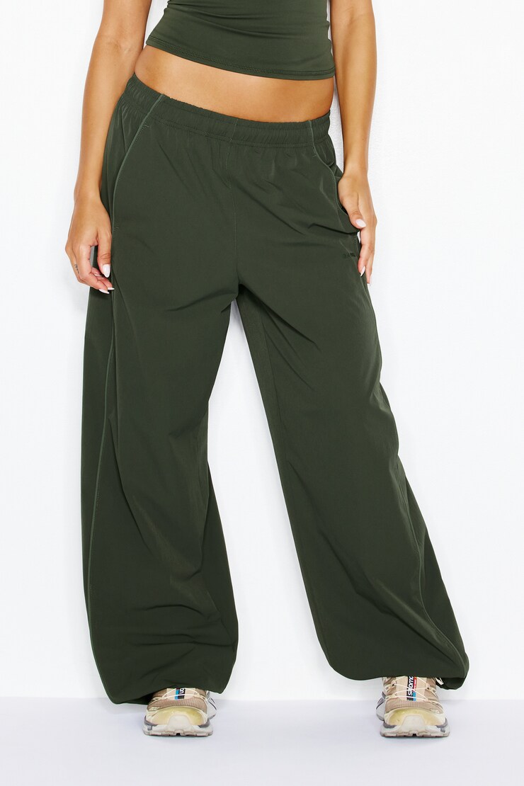 On Track Nylon Joggers, Olive Obsession, large