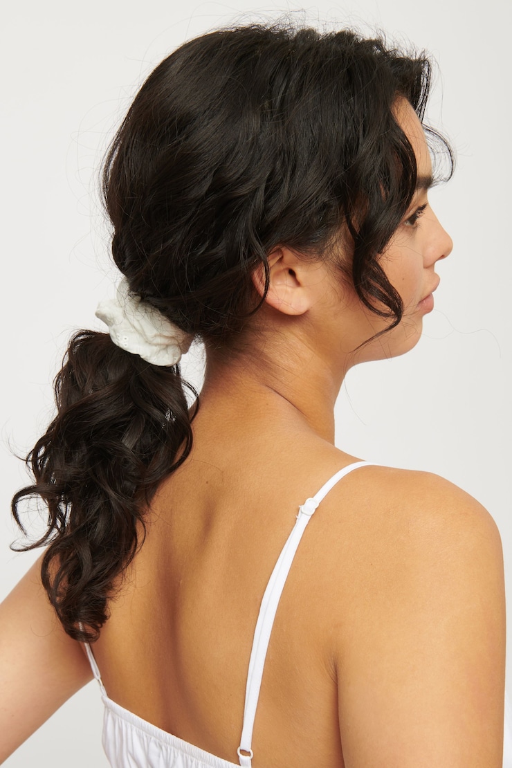 Élastique « scrunchie » à œillets