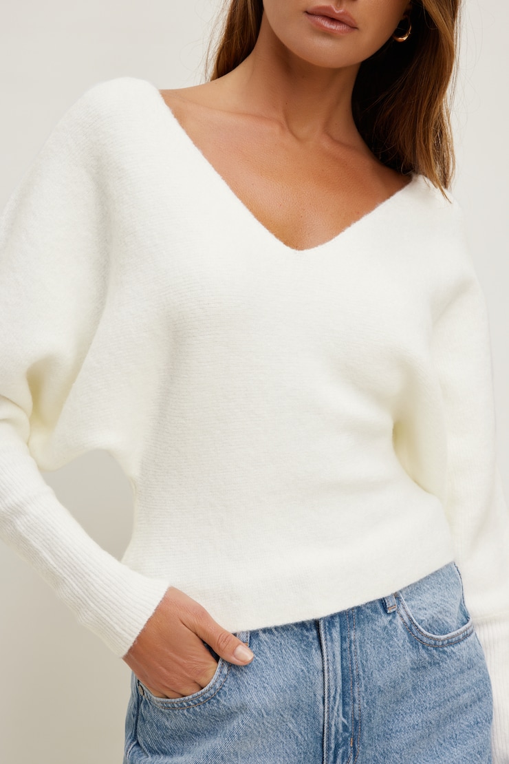 Cinched V Neck Sweater Snow White large