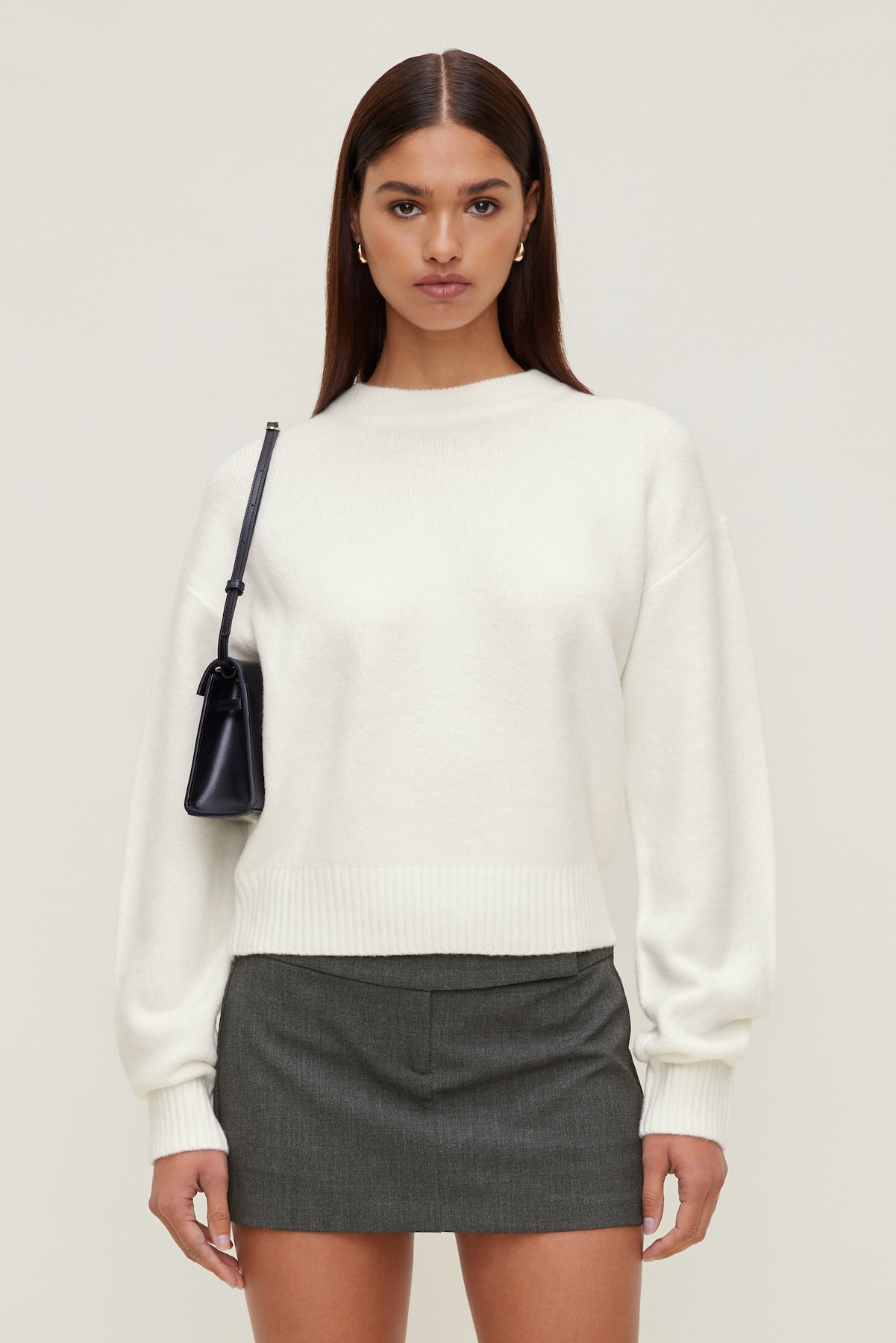 Shrunken Crewneck Sweater – Dynamite – Snow White