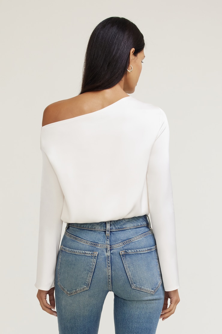 Blouse à épaules dégagées en satin Crème sel de mer large