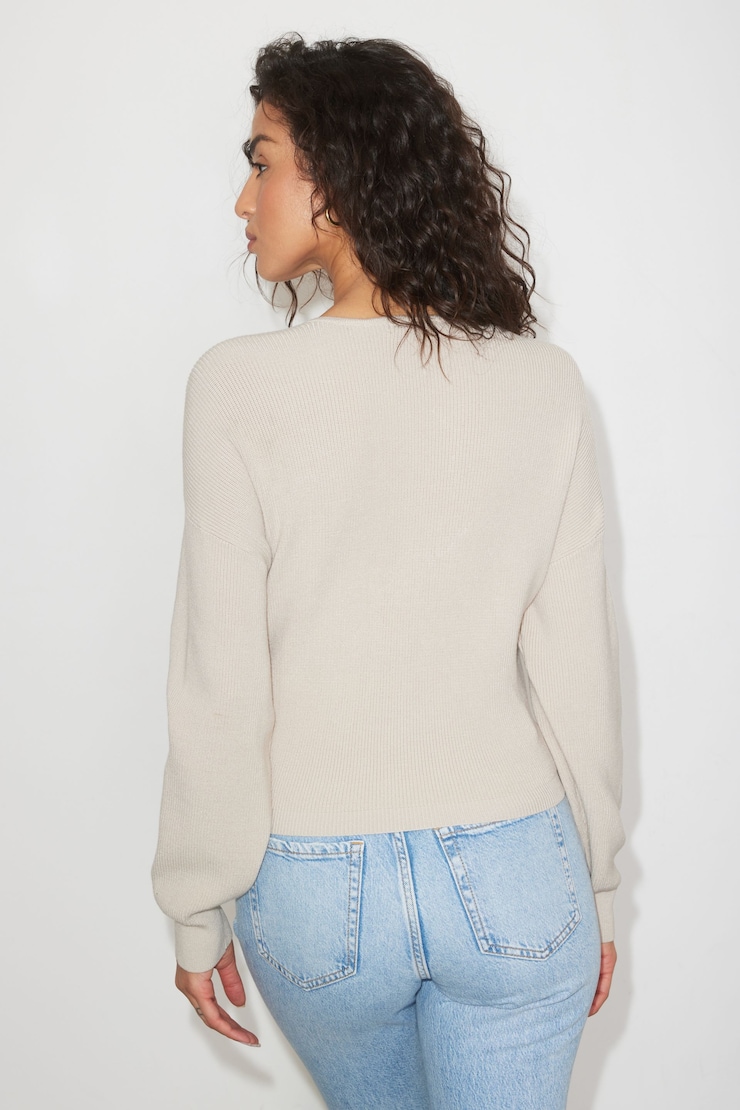 Front-Over Cross Sweater Polished Pearl | Garage