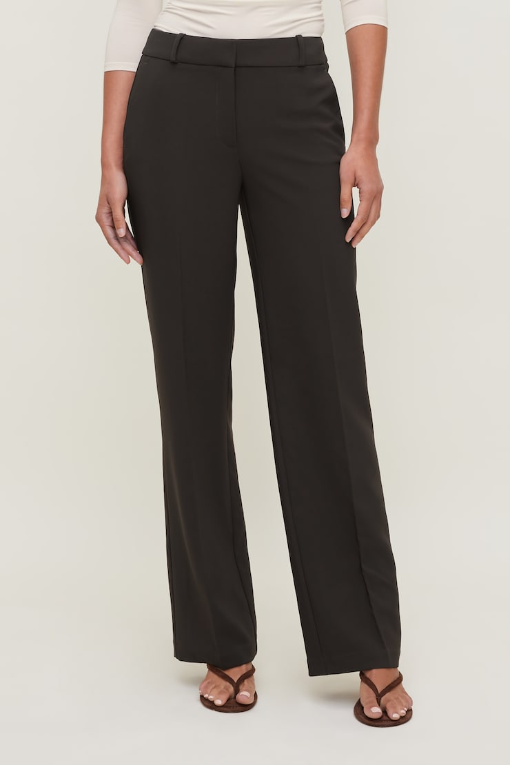 Pantalon à jambe droite en crêpe Camelia