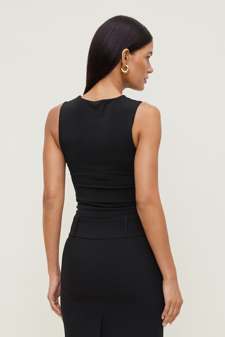 Sculpt Keyhole Top