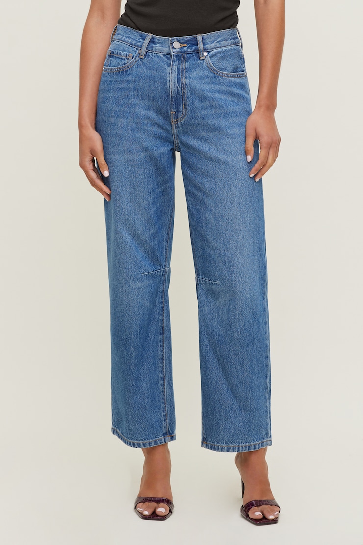 Mid Rise Barrel Leg Jeans