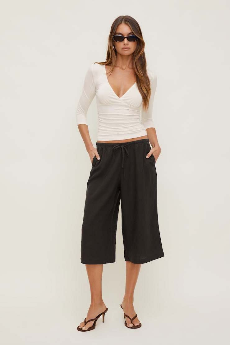 Leo Linen Capri Pants