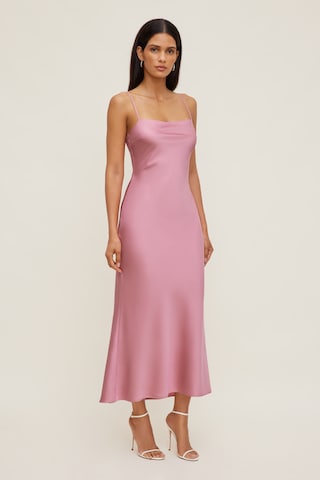 pink.dresses All True Pink Tiered Dress Shop the Mint The entire skirt is also flowing out of the waistline Buy Lipsy Pink Petite Lace