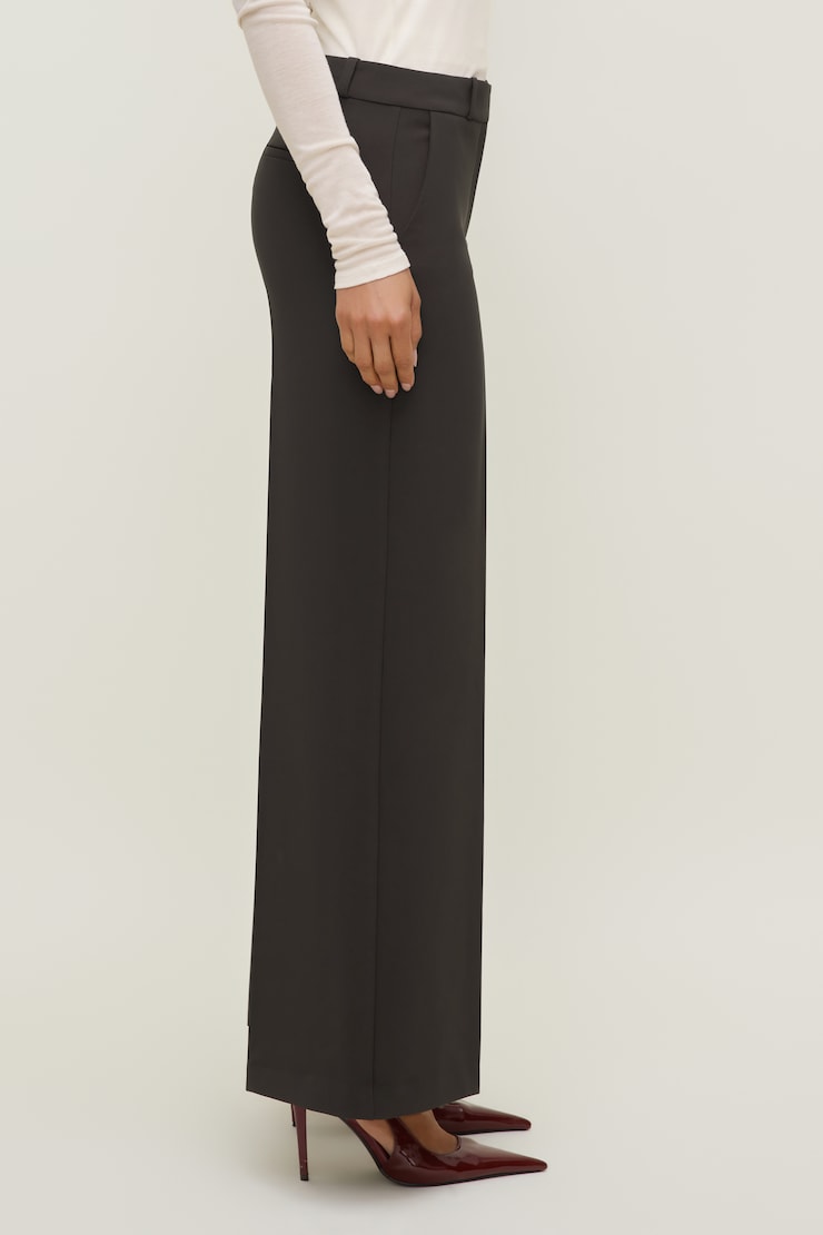 Pantalon à taille haute et jambe large en crêpe