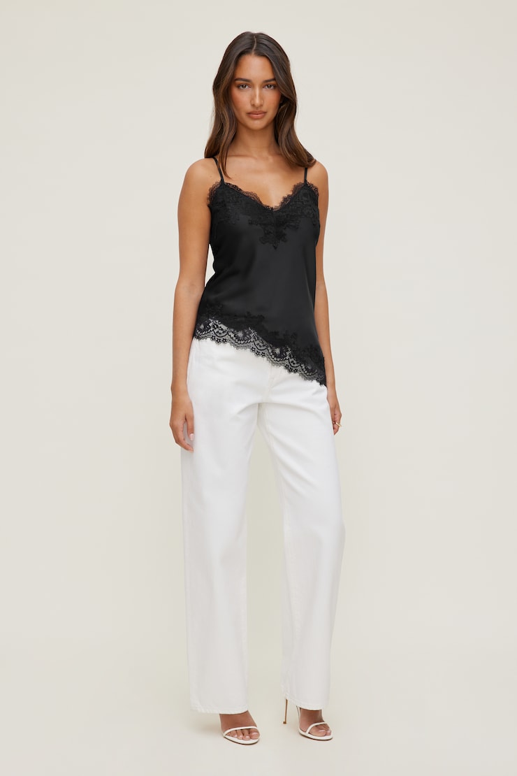 Camisole asymétrique en satin à bordure de dentelle Cassie