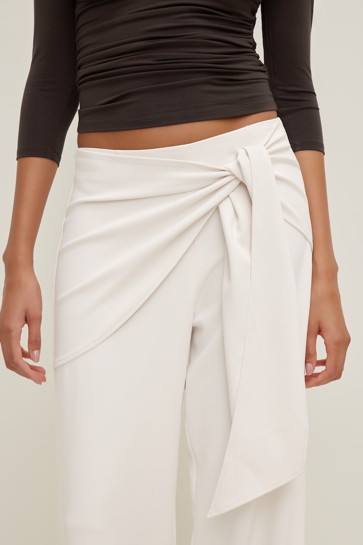 Pantalon à jambe large et attaches Blanc cassé apaisant large