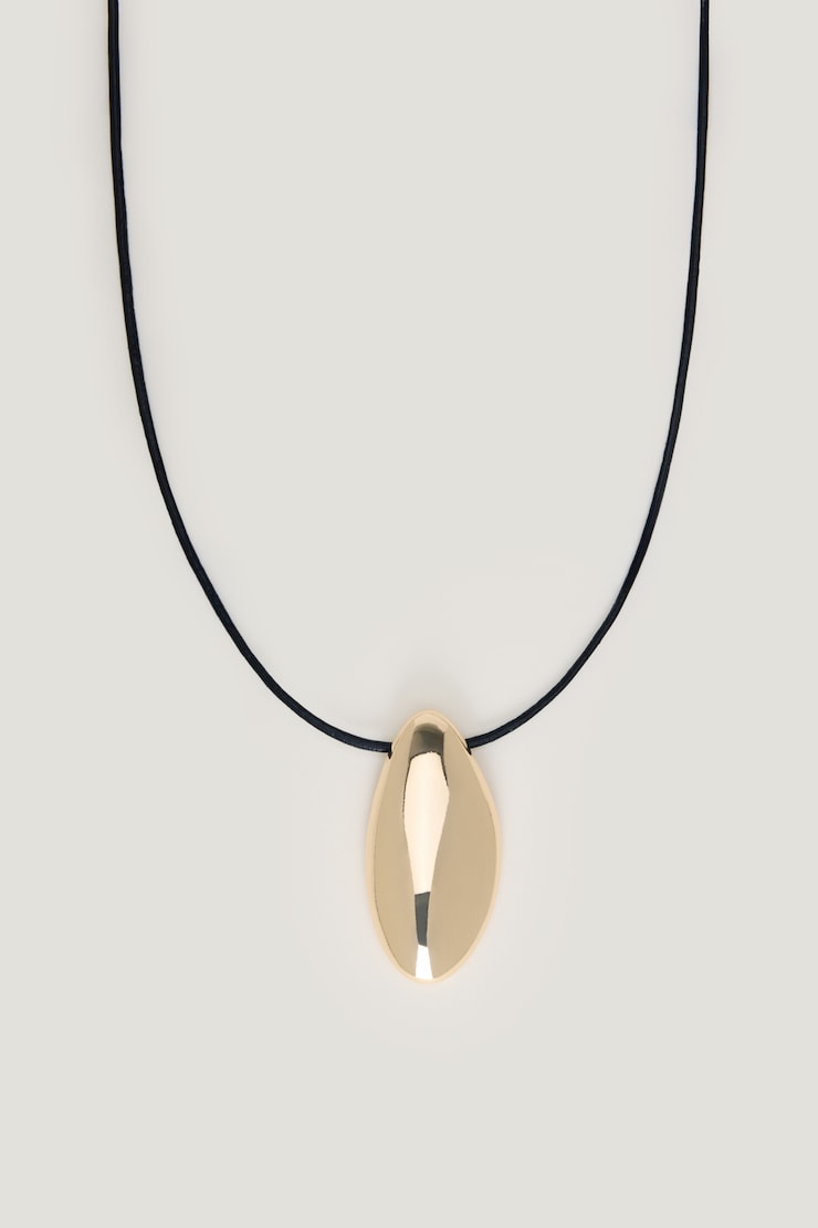 Collier à pendentif irrégulier