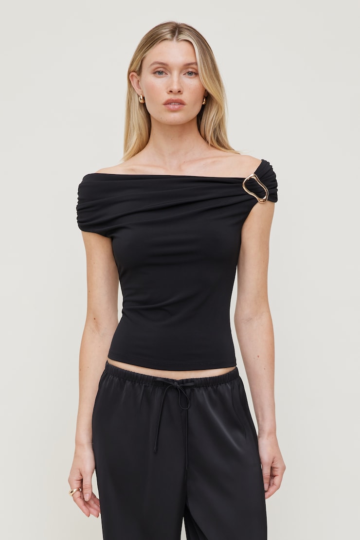 Sculpt Buckle Detail Top Black | Dynamite
