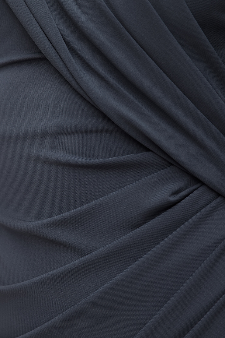 Minirobe drapée sculptant structurée