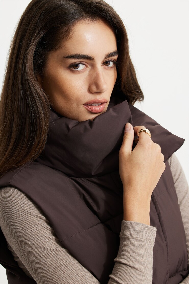 Quilted Puffer Vest Java large