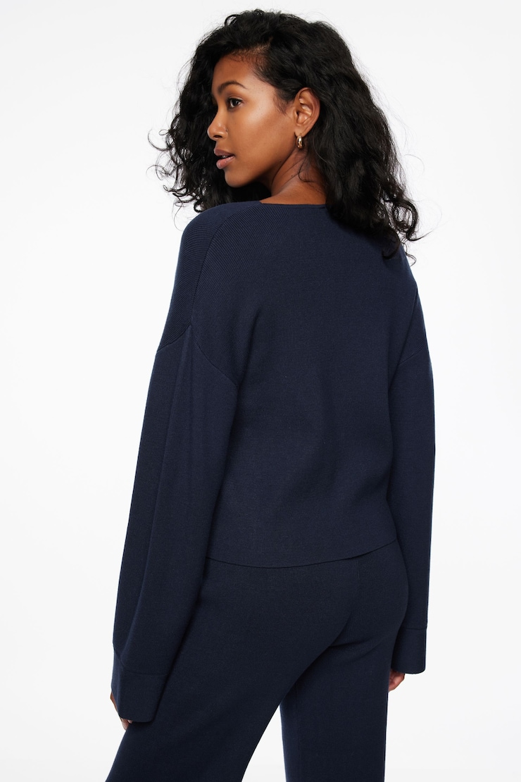 Long Sleeve V Neck Sweater Navy Blazer large