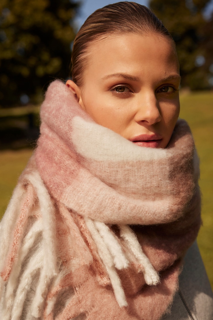 Oversized Fringe Scarf Pink | Dynamite