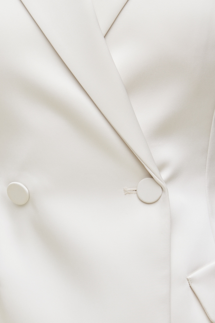 Minirobe une pièce style veston Chrishelle en satin