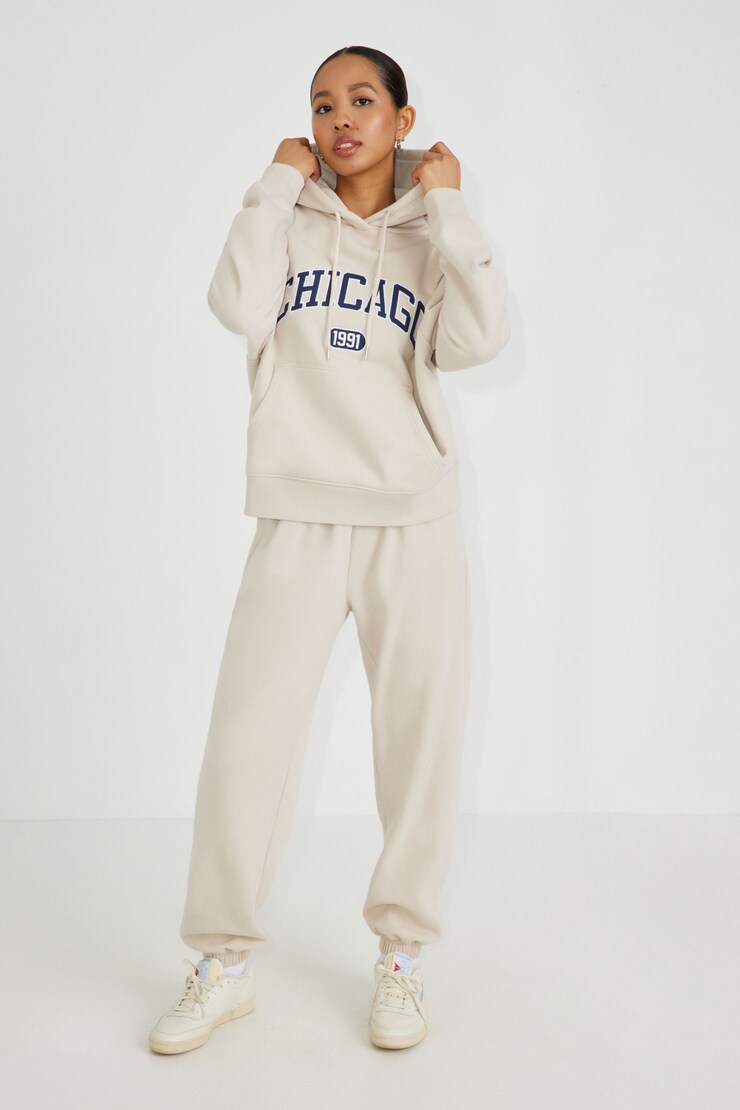 Oversized Classic Hoodie, Pebble Grey with "Chicago" Art, large