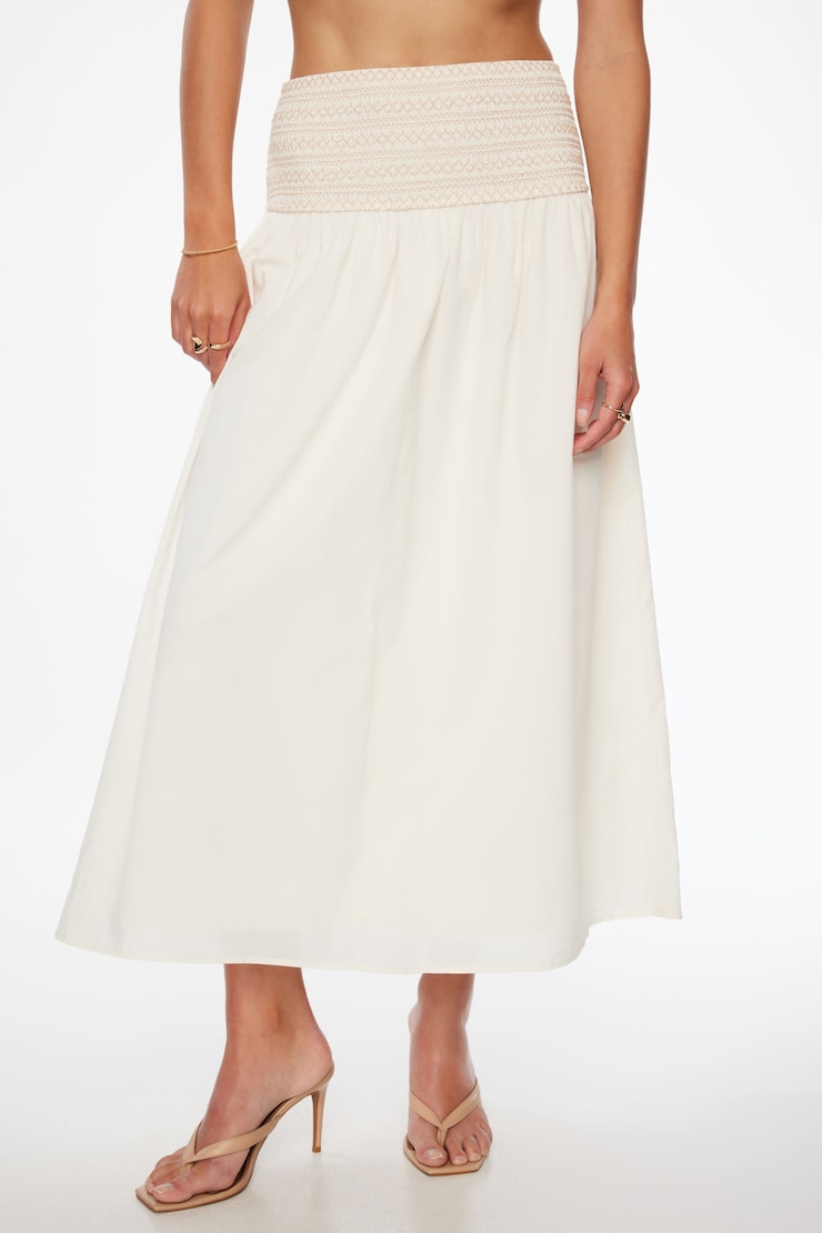 Jupe maxi smockée à taille basse Blanc cassé sel de mer avec fils tan amande large