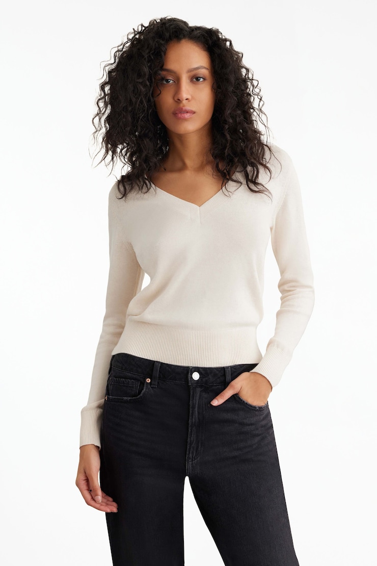 Essentiæls | The Soft V Neck Sweater