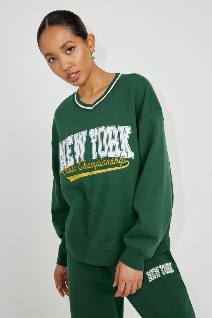 Oversized Tipping V-Neck, Varsity Green with "NY Championship" Art, large