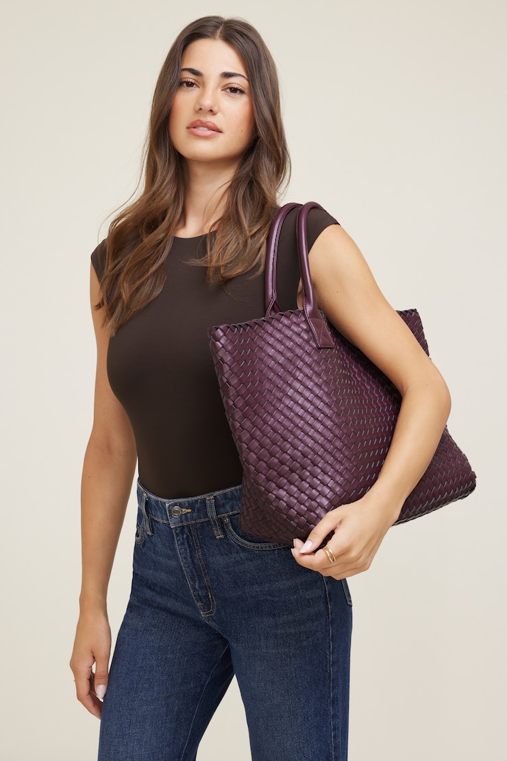 SALE中！です Oversized Woven Faux Leather Tote Red | Dynamite