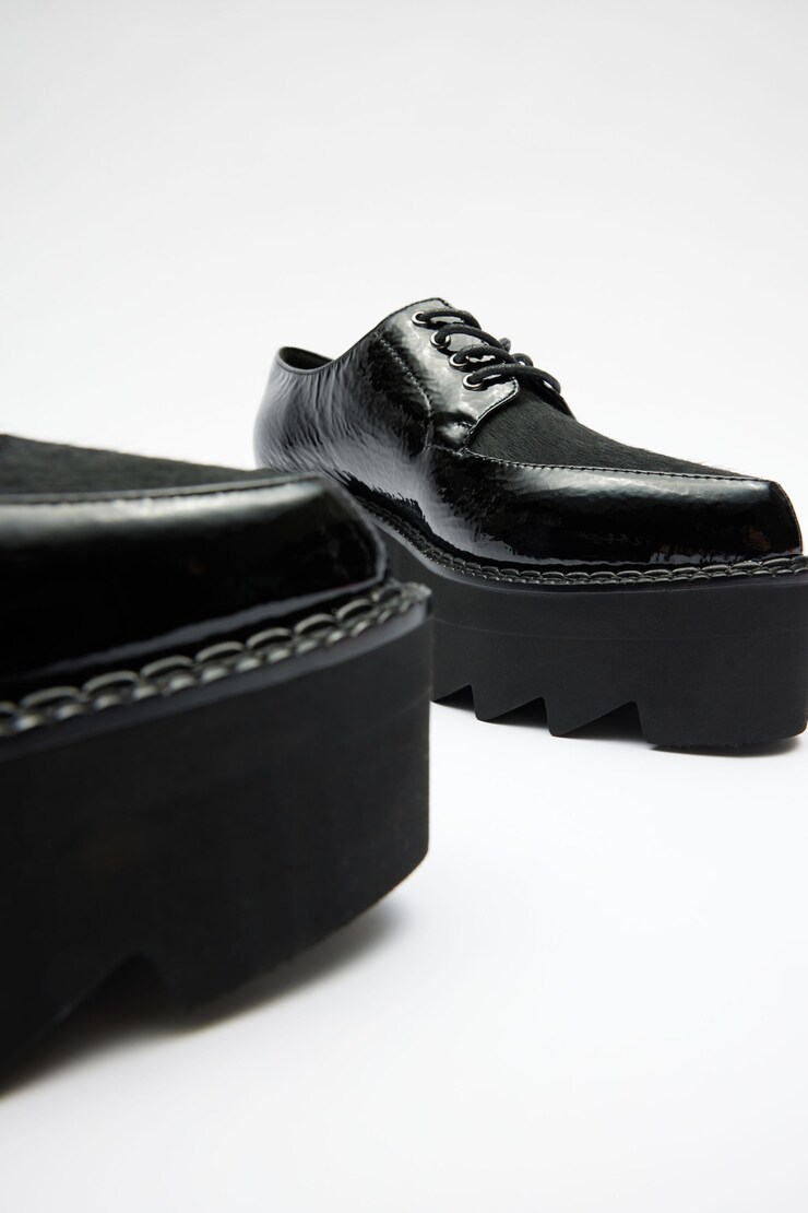 Souliers Boysdntcry - JEFFREY CAMPBELL, Noir verni gaufré et poils noirs, large