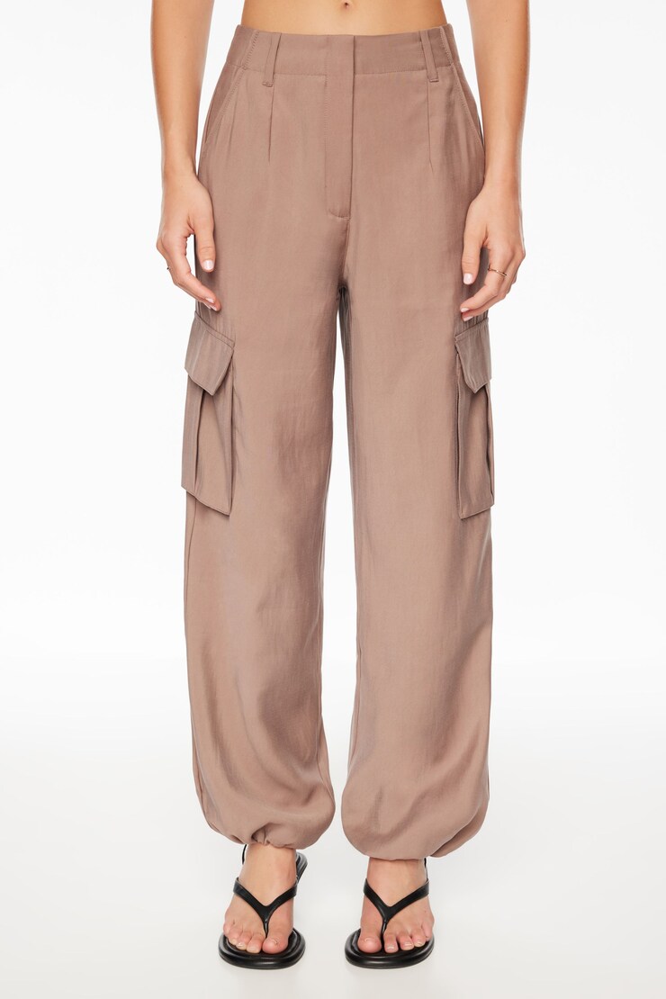 Gia Cargo Parachute Pants Deep Taupe large