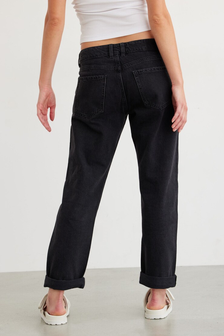 Devyn Low-Rise Boyfriend Jeans Night Fall Black large