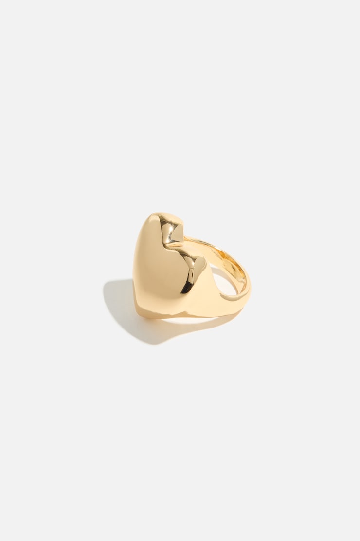 Oversized Heart Ring Gold large