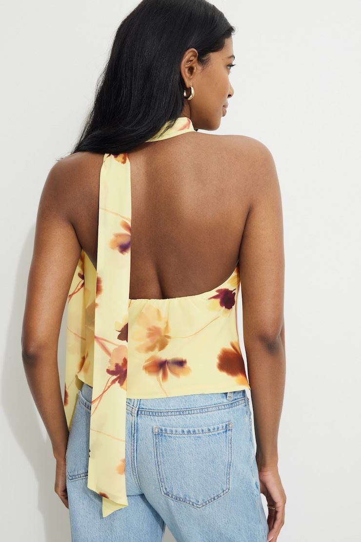 Haut écharpe licou à col châle