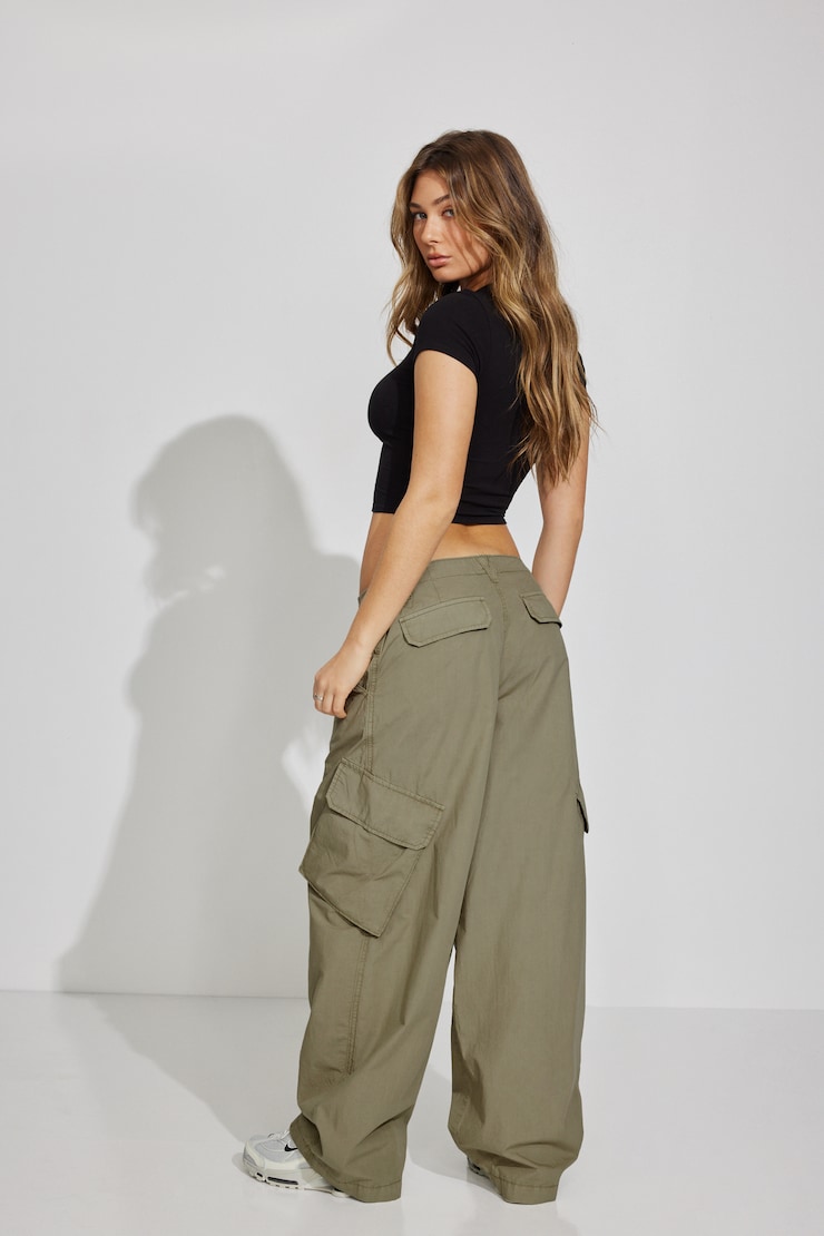 Low Rise Baggy Poplin Cargo Pants Green | Garage
