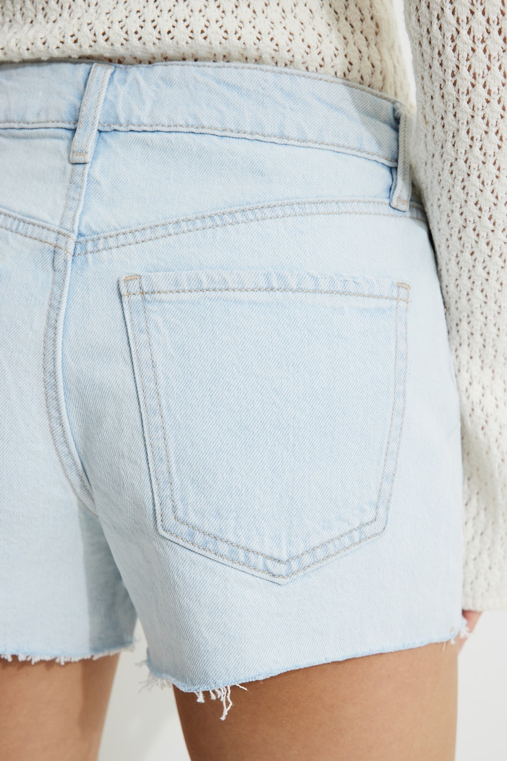 Claudia High Rise Mom Denim Shorts Light Indigo / Salt Lake large