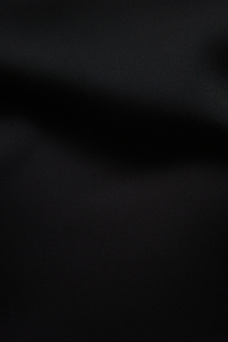 Blouse en satin à dos ouvert