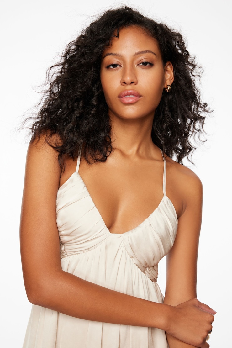 Minirobe nuisette en satin Beige perle polie large