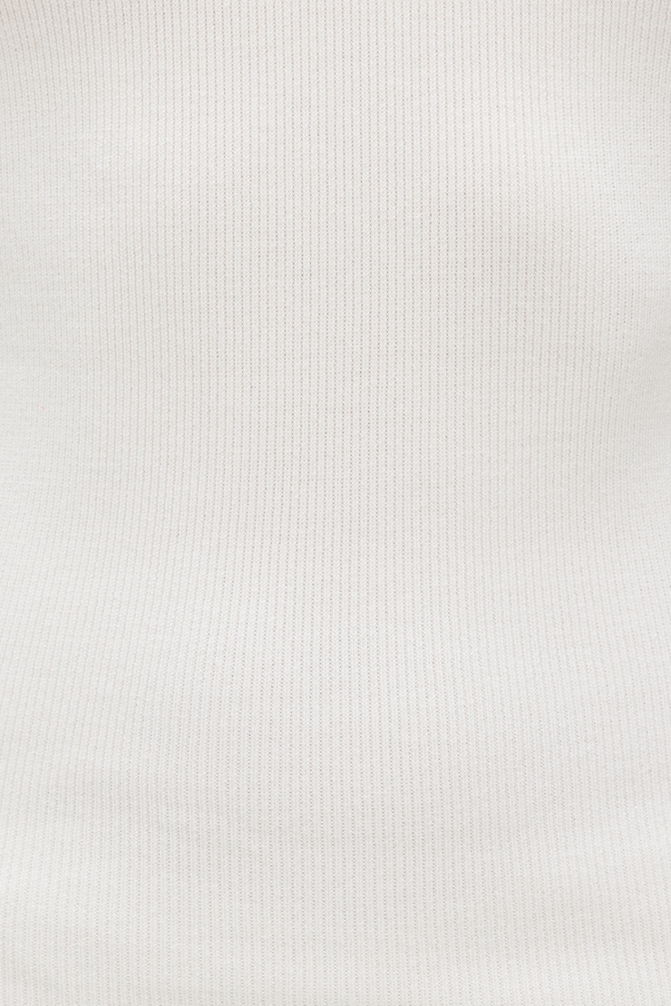 Robe en tricot sans manches à col roulé