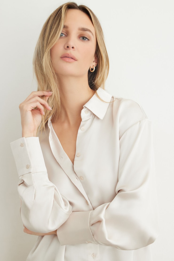 Chemise ample en satin Frida Beige perle polie large