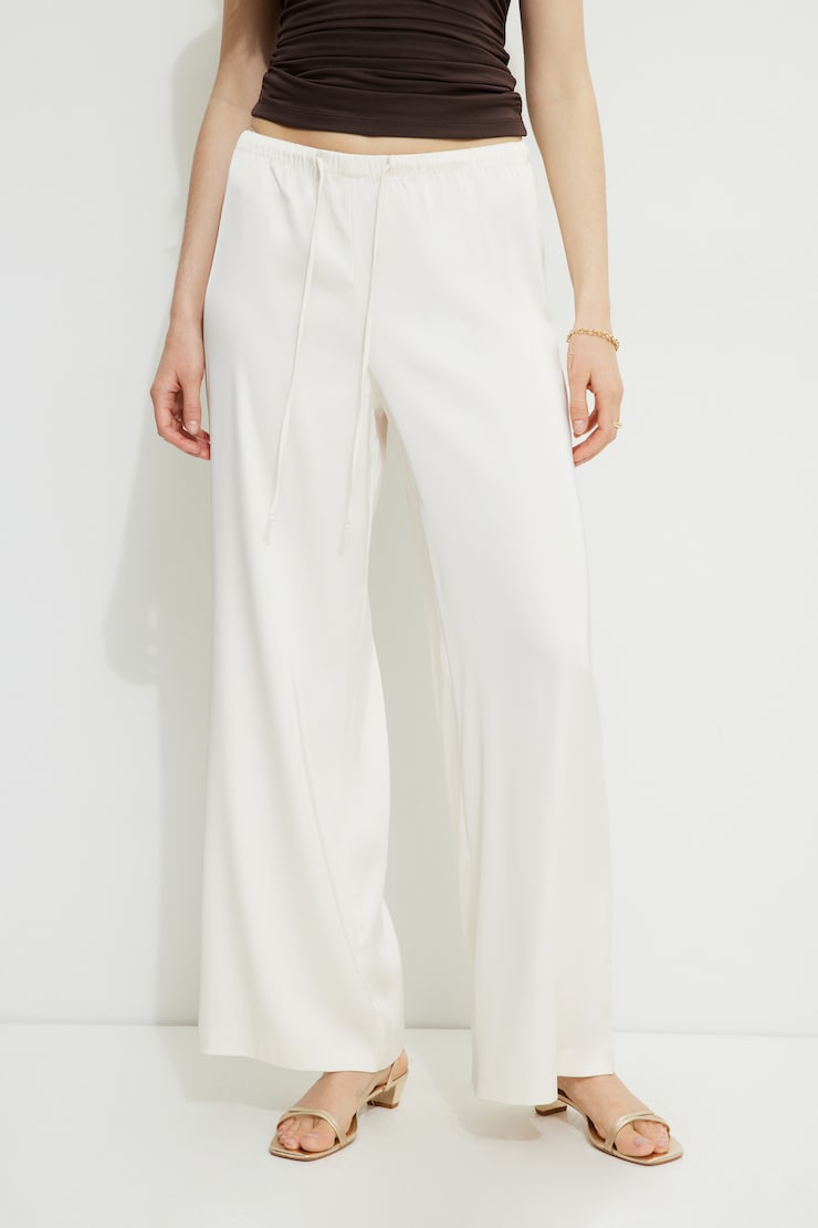 Pantalon Leo en satin à jambe large Blanc cassé sel de mer large