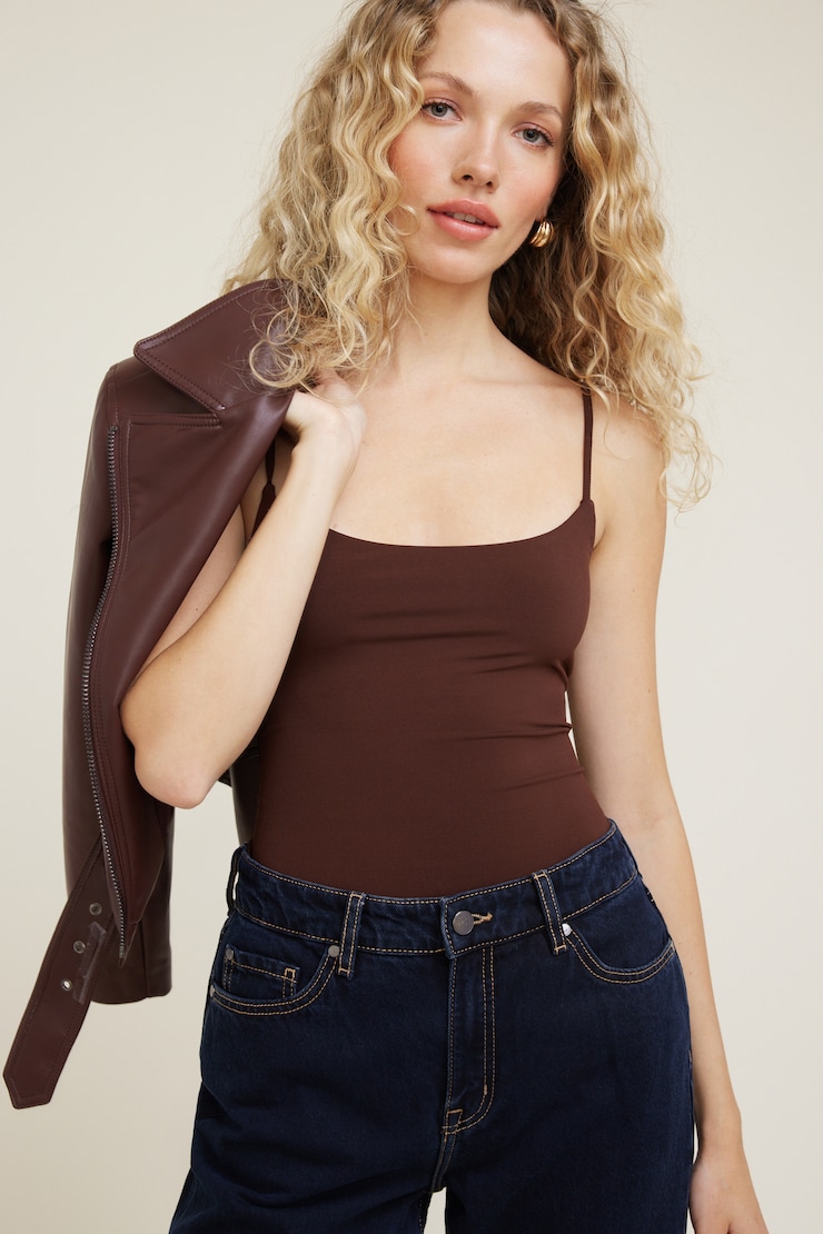 トップス epa candy cami Nadia Sculpt Scoop Neck Camisole Brown | Dynamite