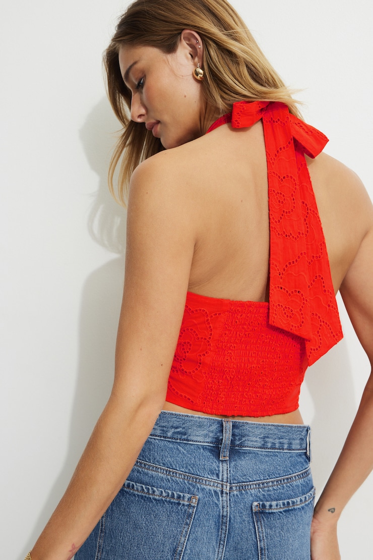 Haut à col licou plongeant avec œillets