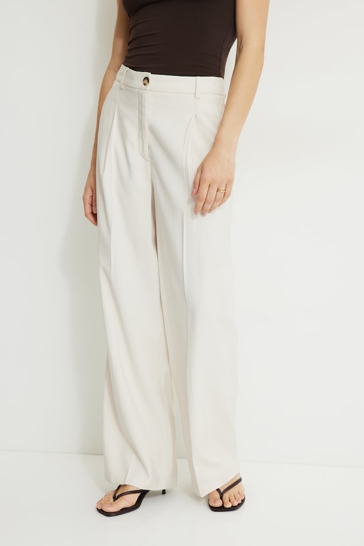 Pantalon plissé à jambe droite en twill Blanc cassé perle polie large