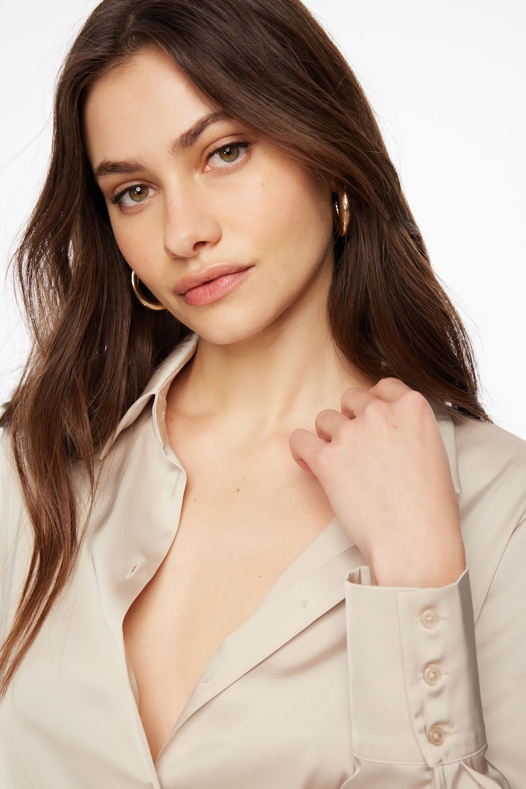 Matisse Slim Satin Button Up Shirt Polished Pearl Beige large