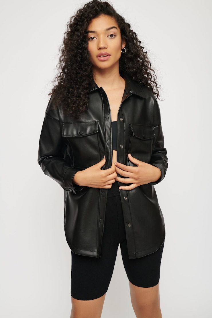 Veste-chemise en faux cuir Noir encre large