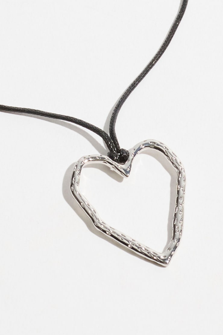 Scrambled Outline Heart Necklace Silver large